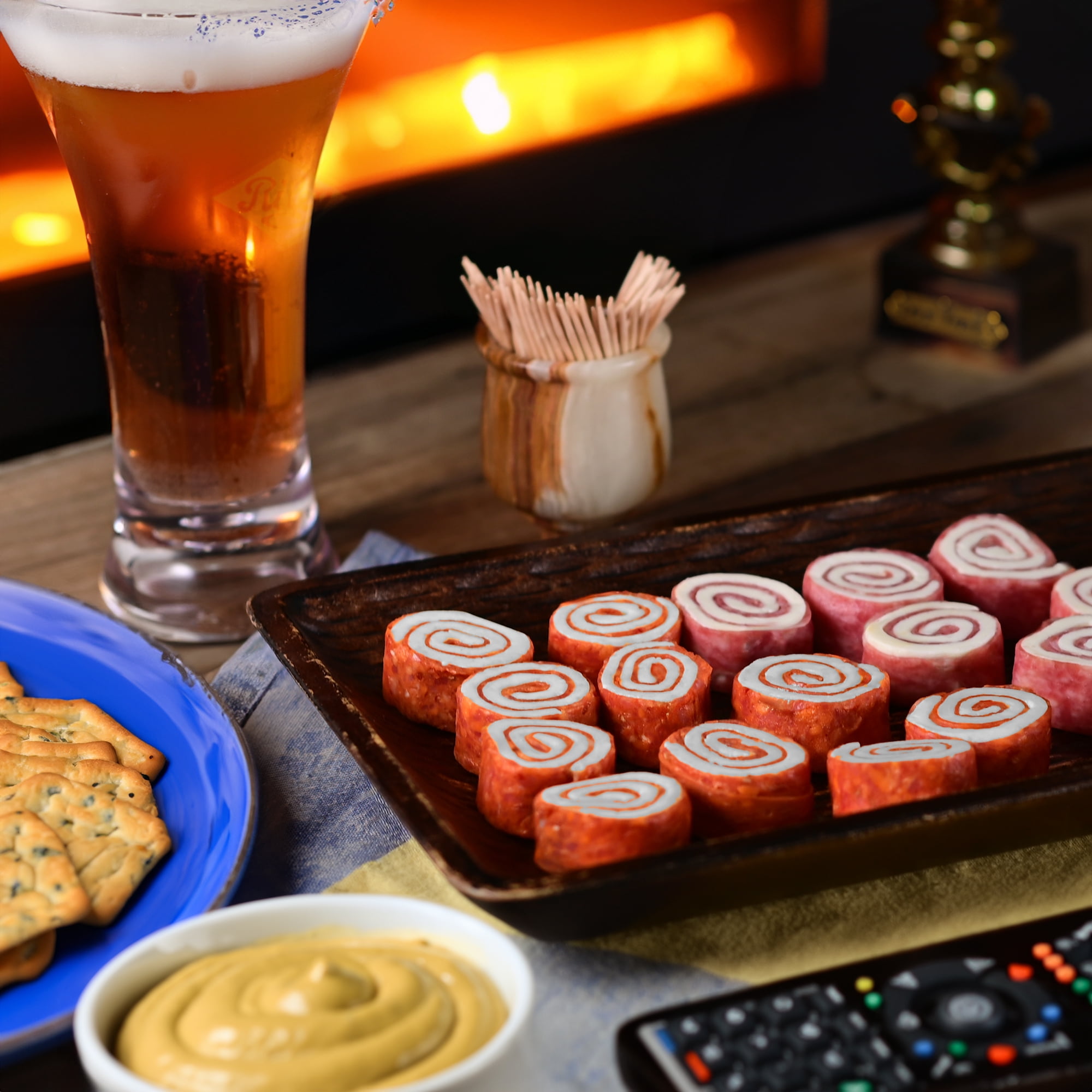 Formaggio Cheese Charcuterie Bites, Pepperoni & Hard Salami 8 oz