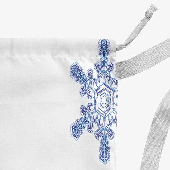 Simply Daisy Flurries 18 x 29 inch White Laundry Bag