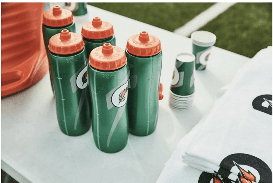 Gatorade Contour Squeeze Bottle 32 Oz, 12 Count Team Pack | Free Gatorlytes Trial