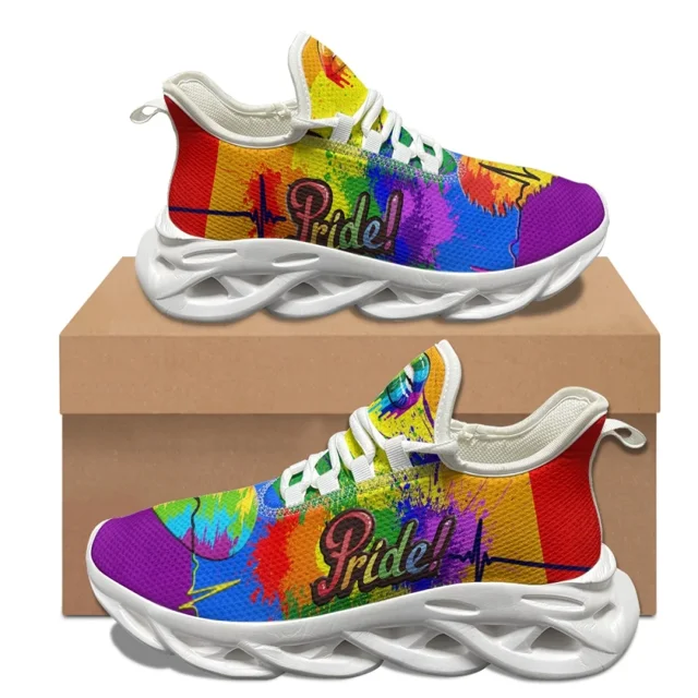 Zapatillas de baloncesto antideslizantes con cordones y diseño personalizado del orgullo LGBT para mujer, zapatillas populares para exteriores, viajes y fitness.