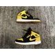 thumbnail image 4 of Jo r-dan 1 Retro Mid New Love 2017 G’s Size 6.5, 4 of 5