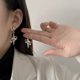 thumbnail image 2 of Pendientes de diamantes con forma de estrella para mujer, diseño de nicho, pendientes de alta gama, pendientes de aguja de plata neutra, 2 of 6