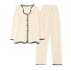 thumbnail image 1 of Conjunto de pijama de otoño-invierno para mujer: top de manga larga con cuello en V y pantalones; ropa de estar por casa suave de poliéster y spandex; corte holgado para dormir y llevar en casa., 1 of 7
