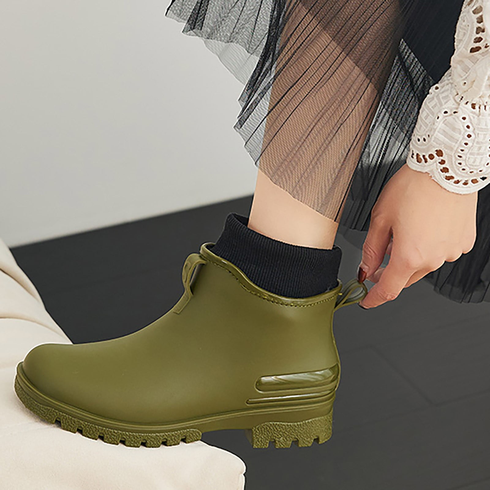 KANG Boots Women Non Detachable With Cotton Inside Rain Boots Outdoor Rubber Waterproof Shoes Rain Boots Collar Gardening Boots Ultra Lightweight Portable Garden Shoes