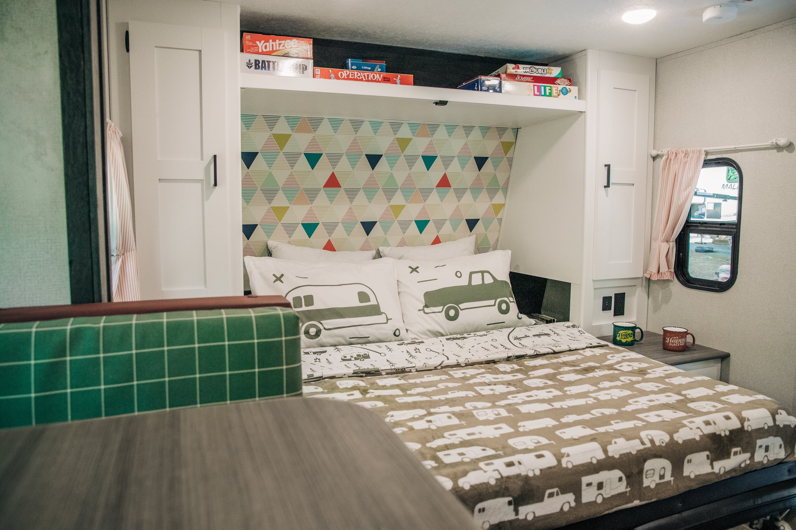 Life is Better at the Campsite RV Queen Bed Sheet Set, Green Map, Polyester (53476)