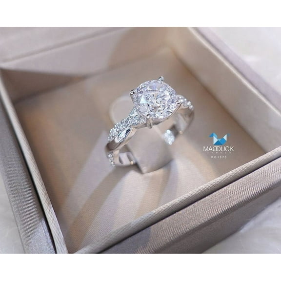 2.00 Cts Cubic Zirconia / Sterling Silver 925 Ring / Rhodium plated Nickel-Free / MadDuckJewels RG1570 / Thailand Jewelry