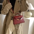 thumbnail image 4 of Bolso de moda para mujer 2025, nuevo estilo, diseño de nicho, bolso de hombro de moda retro, bolso de mensajero de alta gama para mujer, 4 of 5