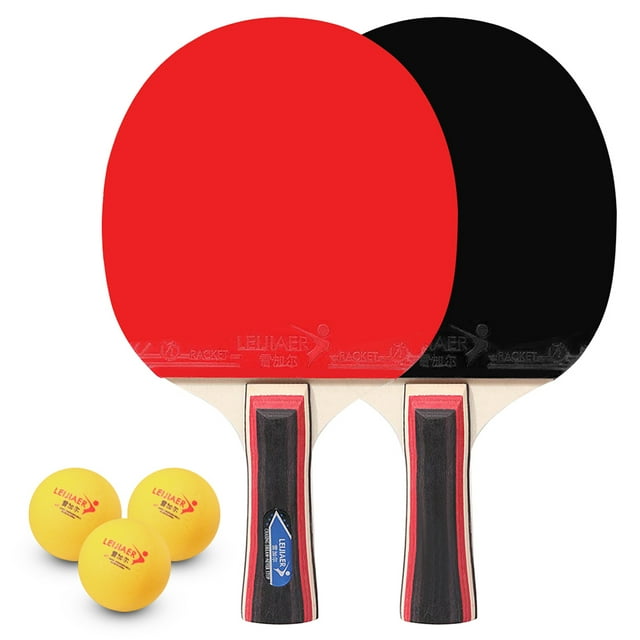 raqueta tenis de mesa juego de 2 jugadores 2 raquetas de palos de tenis de mesa con 3 pelotas de pin leijiaer raqueta Conjunto frontal con dos raquetas de madera polar de 7 capas: una con goma roja y otra con goma negra, mangos largos laminados negro/rojo con logo Leijiaer, y tres pelotas amarillas (color de pelotas enviado al azar). Vista centrada, silueta completa de palas y pelotas, ideal para principiantes y entrenamiento ligero.