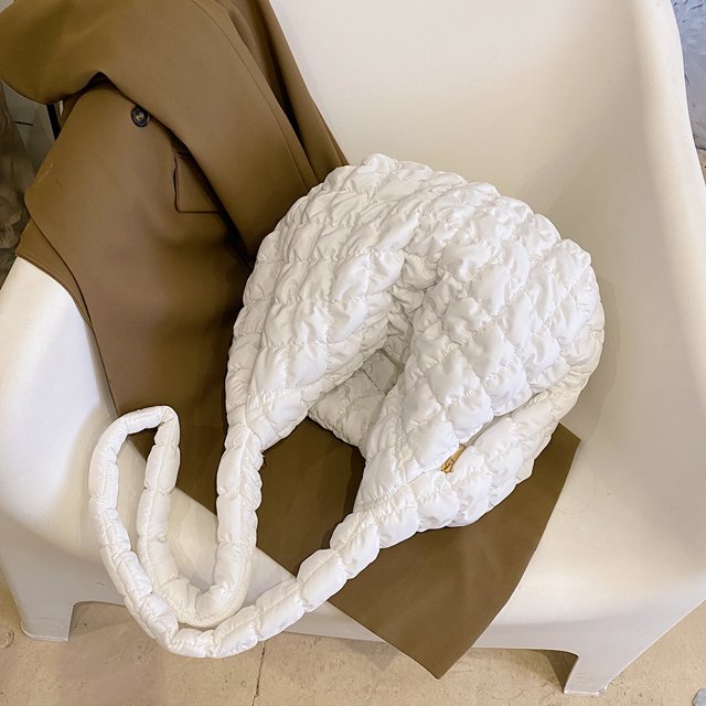 Bolso de hombro compuesto bordado acolchado duradero para mujer ocio diario (blanco)