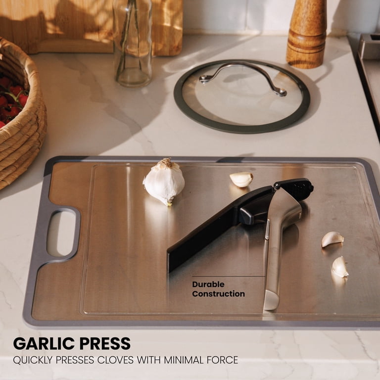 Thyme & Table Supreme Garlic Press photo 2