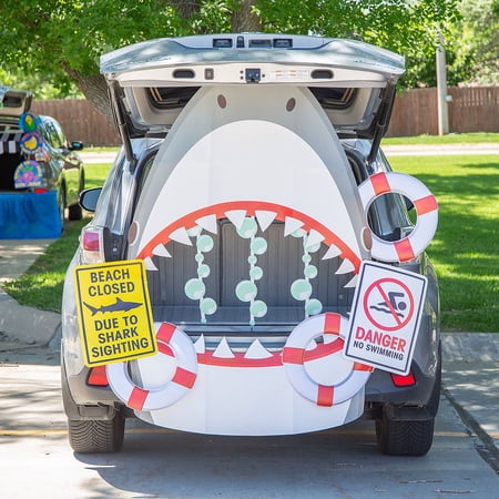 Fun Express 19 - 43 Deluxe Shark Trunk-or-Treat Decorating Kit - 14 Piece