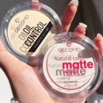 thumbnail image 2 of Corrector de plátano en polvo suave y duradero, Control de aceite, maquillaje, polvo de miel, impermeable, brillo corrector, crema en polvo de alto brillo, 2 of 6
