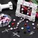 thumbnail image 3 of Kit para hacer rosarios (696 piezas): Crucifijos vintage, dijes de Pascua, cruces, cuentas de rosa roja y rosa, perlas de imitación., 3 of 4