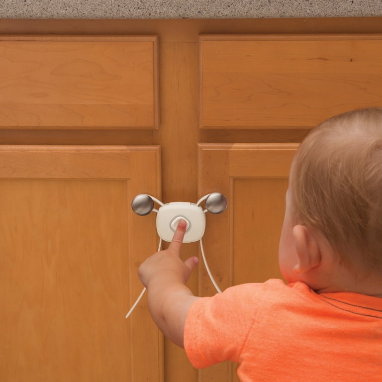 Safety 1st OutSmart Flex Lock With Decoy Button photo 5