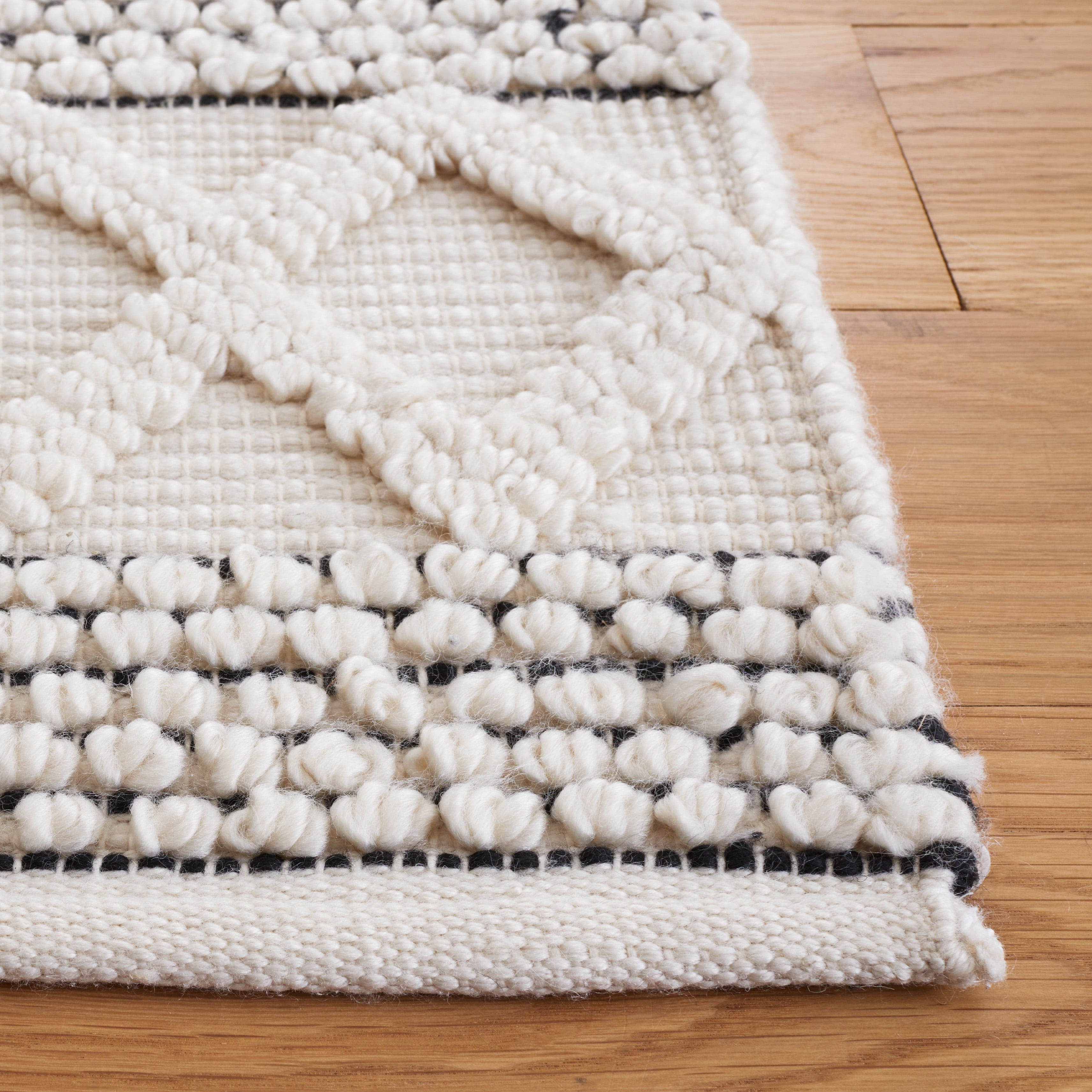 SAFAVIEH Natura Ronni Geometric Striped Area Rug, Ivory/Black, 5' x 8'