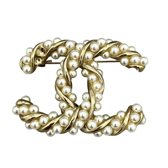 Pre-Owned Chanel brooch accessory GP