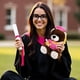 thumbnail image 5 of 2 juegos de juguetes de oso con gorro de graduación, clase de 2025, oso de peluche de peluche de graduación, toga y birrete de graduación de perro animal con tarjeta de felicitación y bolsa para regal, 5 of 5