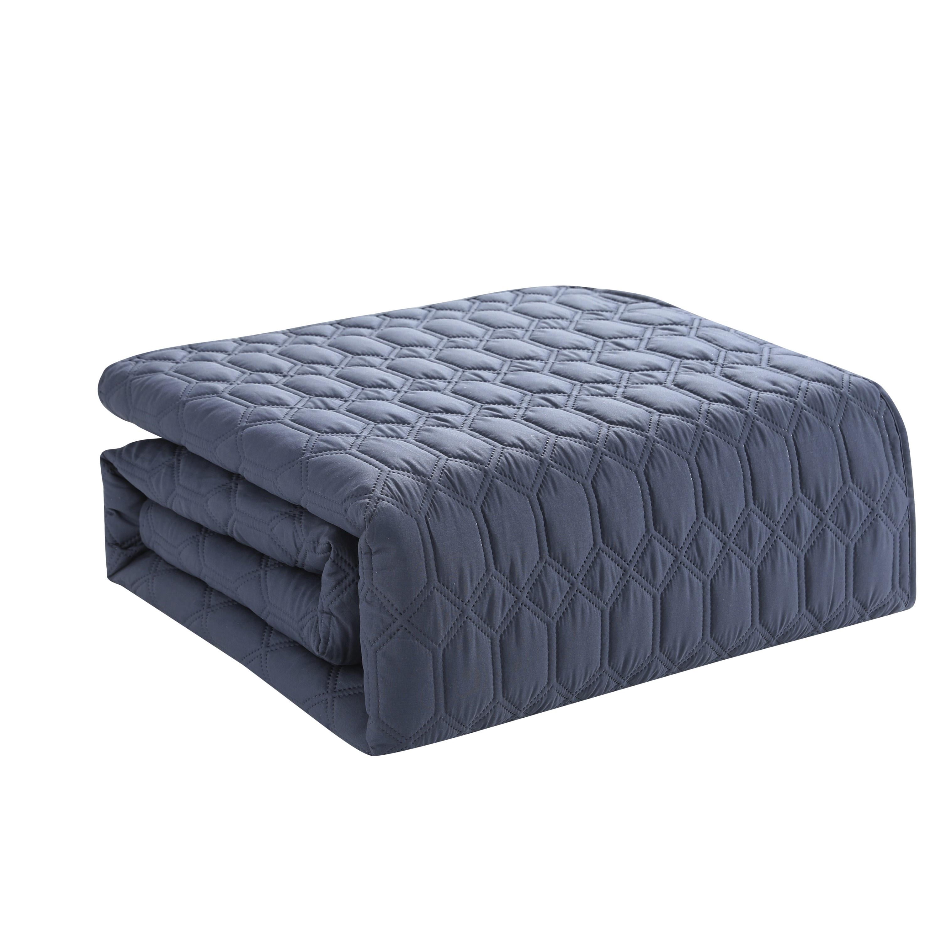 VCNY Home Diamond 3-Piece Blue Textured Pinsonic Quilt Set, Full/Queen, Adult, Unisex