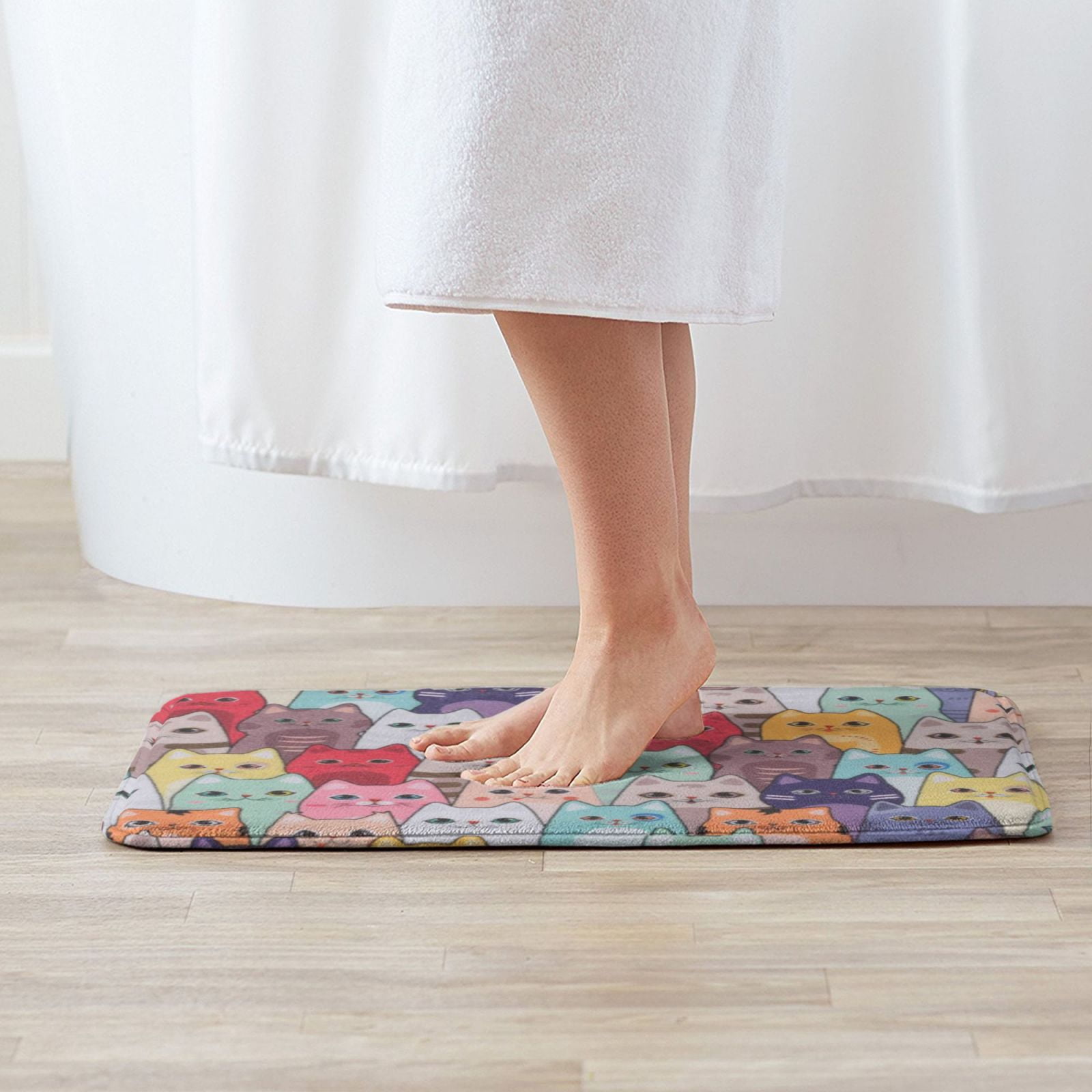 Collections Etc Adorable Cat Slice-Shaped Skid-Resistant Bath Mat, Size: 4