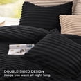 thumbnail image 3 of Juego de edredón Bedsure Fluffy Queen con 2 fundas de almohada, color negro, 3 of 6