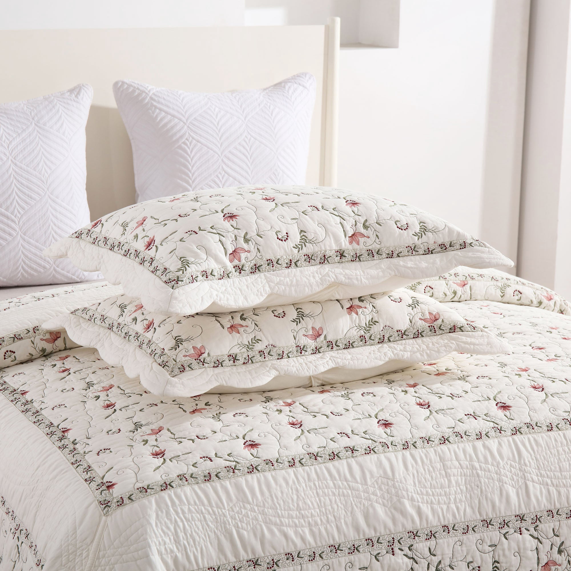 3Pcs 100% Cotton Embroidery Delicate Floral Quilt Bedspread Set
