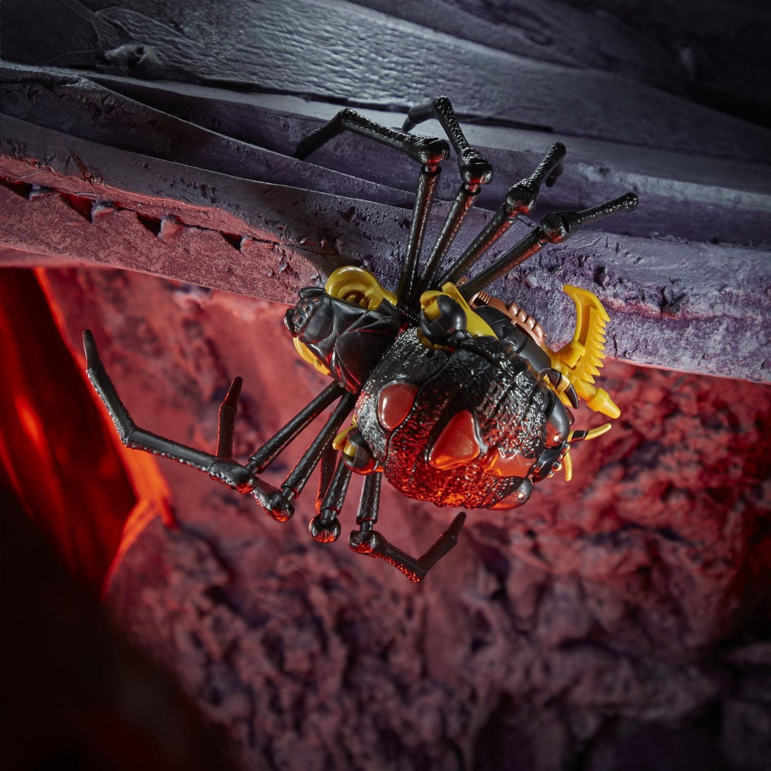 Transformers Toys Generations War for Cybertron: Kingdom Deluxe WFC-K5 Blackarachnia Action Figure - Kids Ages 8 and Up, 5.5-inch