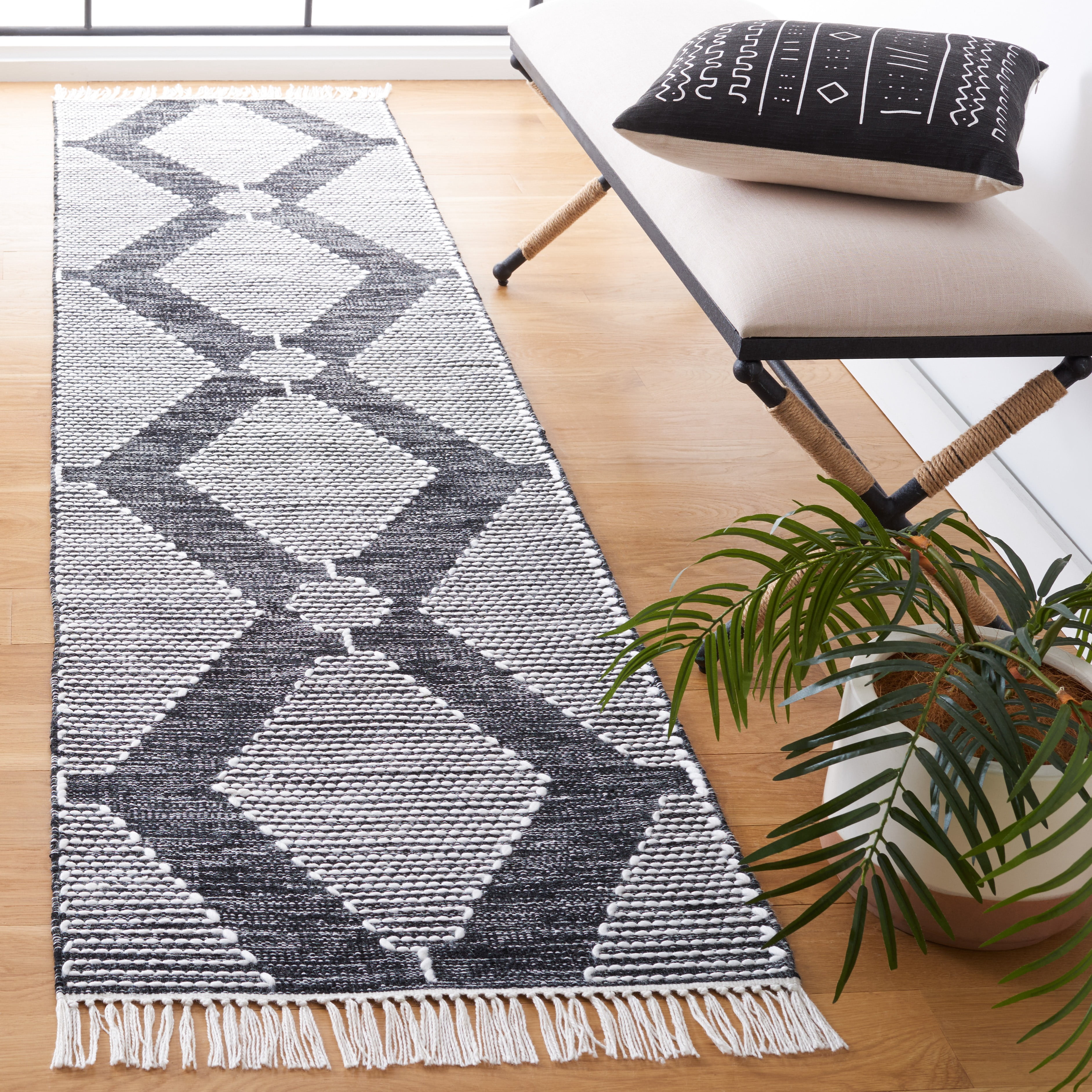 SAFAVIEH Kilim Angel Diamond Polyester Runner Rug, Black/Ivory, 2'3" x 9'
