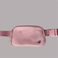 thumbnail image 2 of Lululemon Everywhere - Bolsa Para Cinturón (1 L)1 Color Gris, 2 of 3