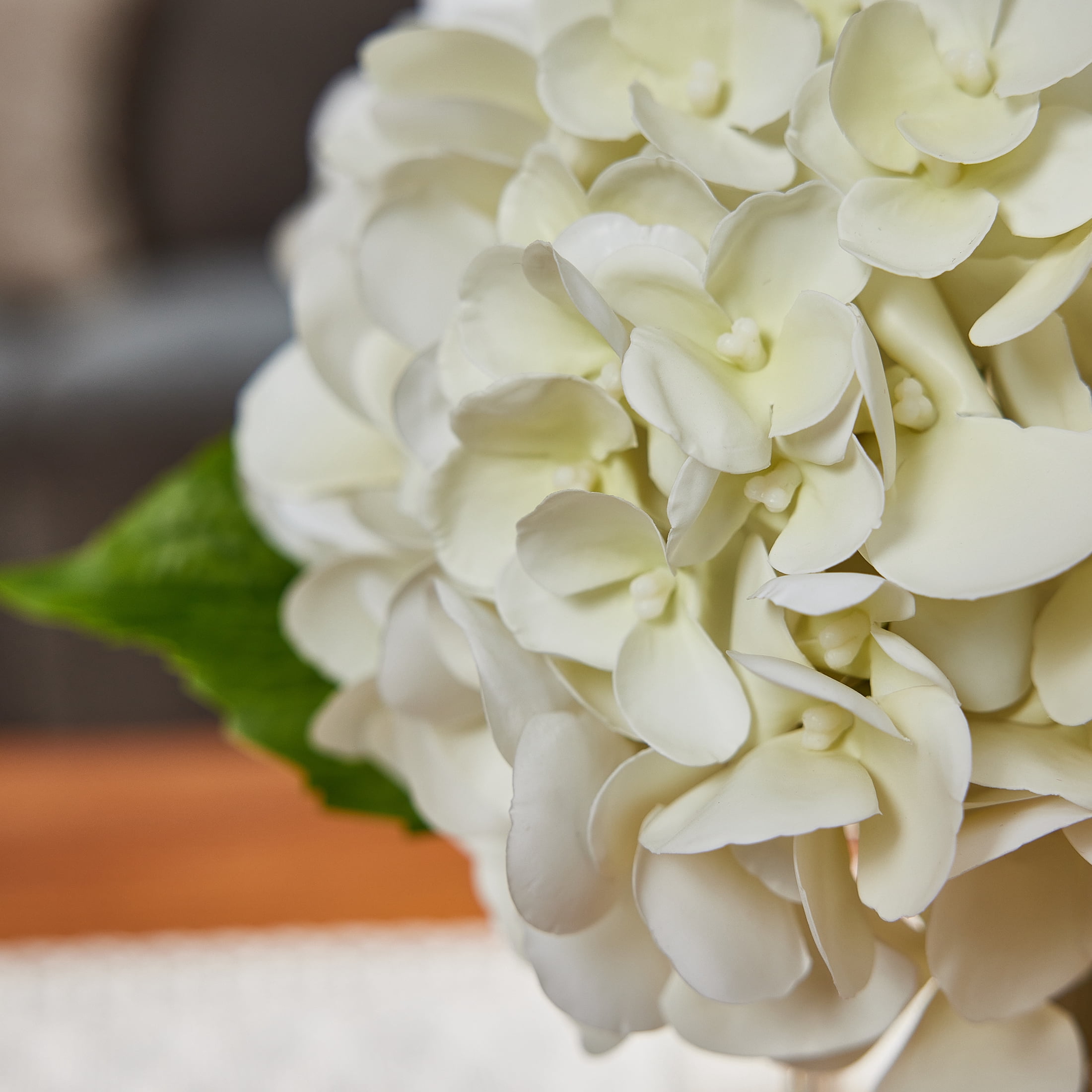 DR.Planzen 12in Artificial Hydrangea Flowers with Glass Vase, Hydrangea Artificial Flowers White Faux Hydrangea Arrangement - 90 Blooms Full Hydrangea Centerpiece for Home Table Wedding Decor Indoor