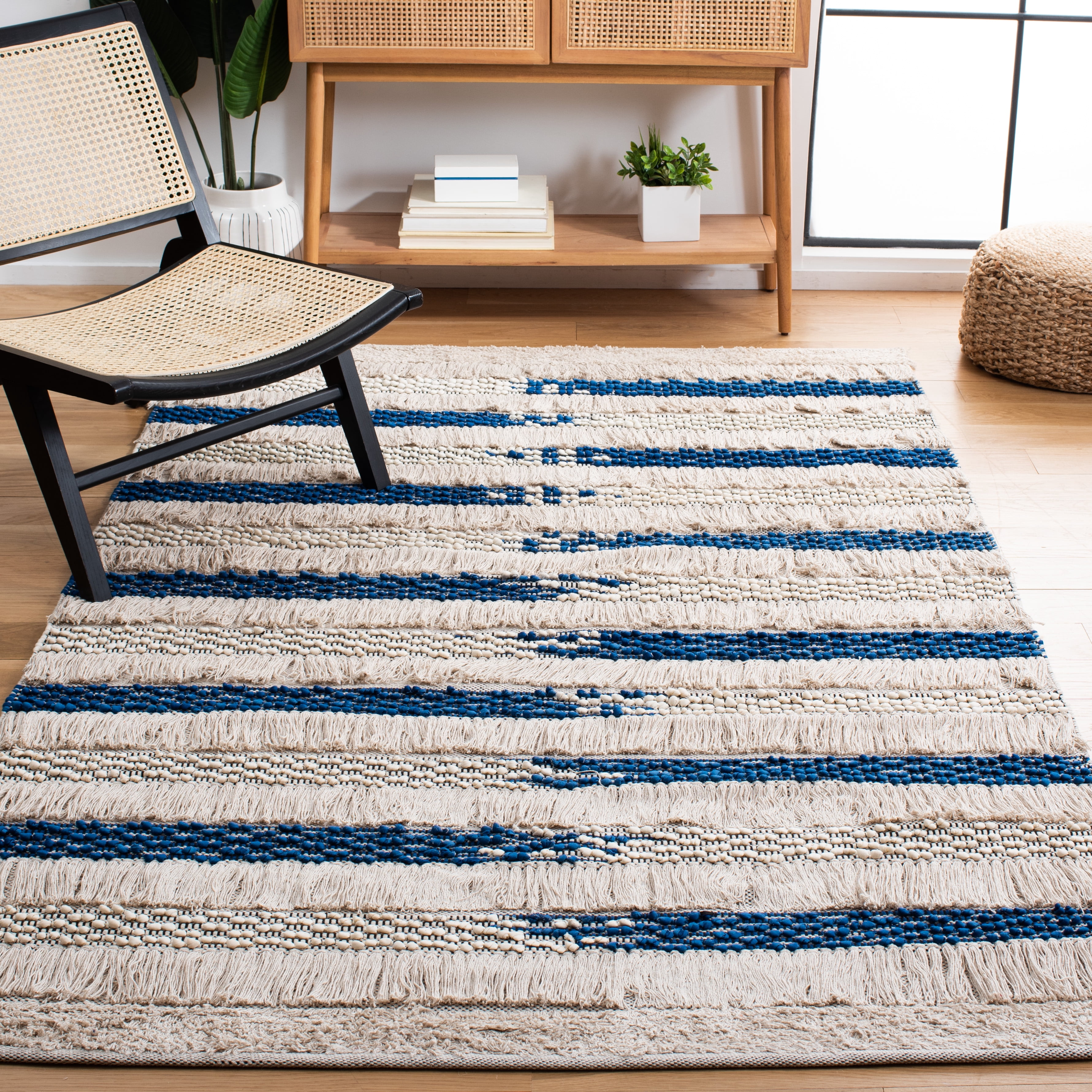 SAFAVIEH Natura Proinsias Striped Cotton Area Rug, Beige/Navy, 5' x 8'