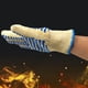 thumbnail image 4 of Guantes de cocina resistentes al calor y al fuego, guantes para barbacoa, guantes de cocina antideslizantes y anticortes, protección térmica, 4 of 9