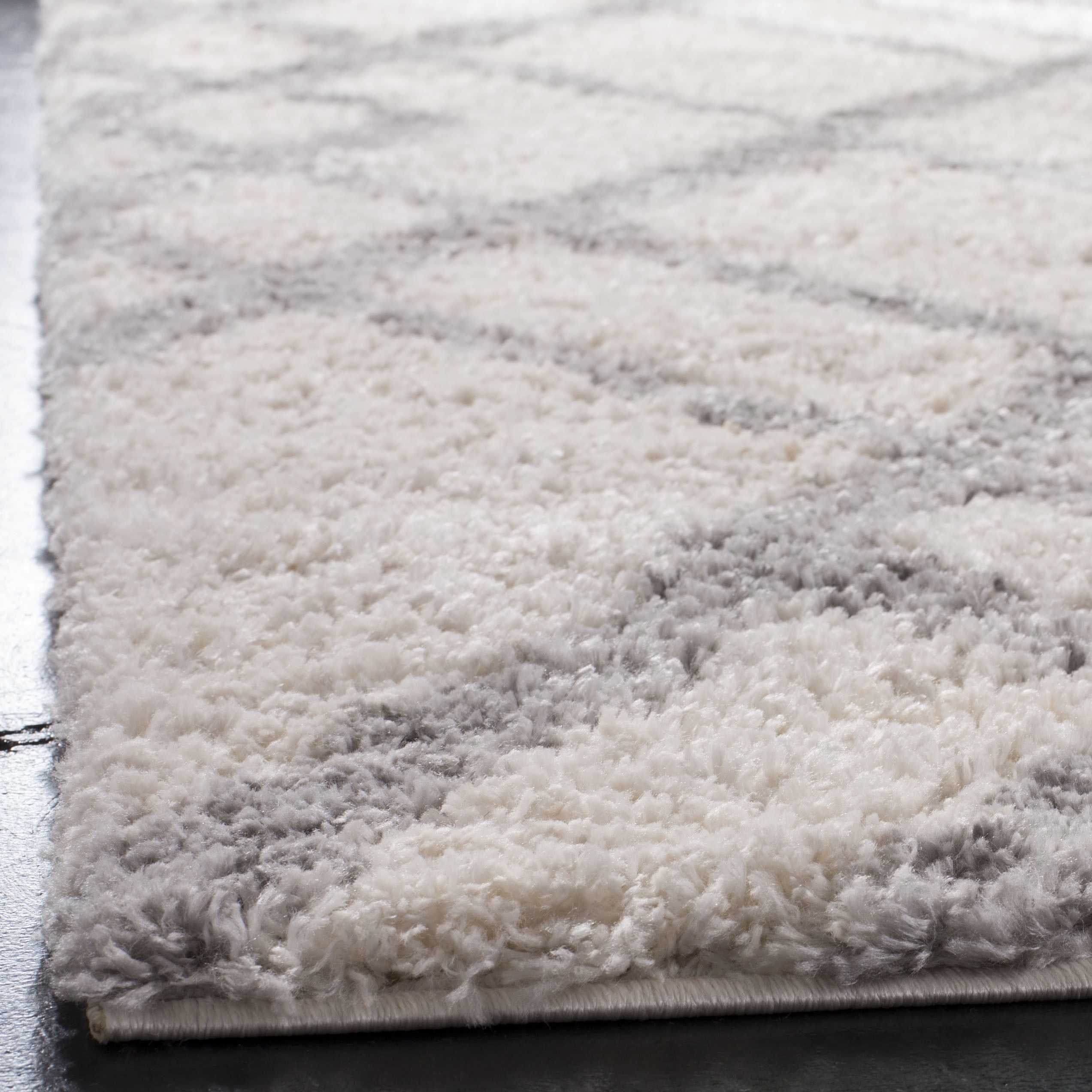 SAFAVIEH Berber Kyle Geometric Shag Area Rug, Cream/Gray, 11' x 15'