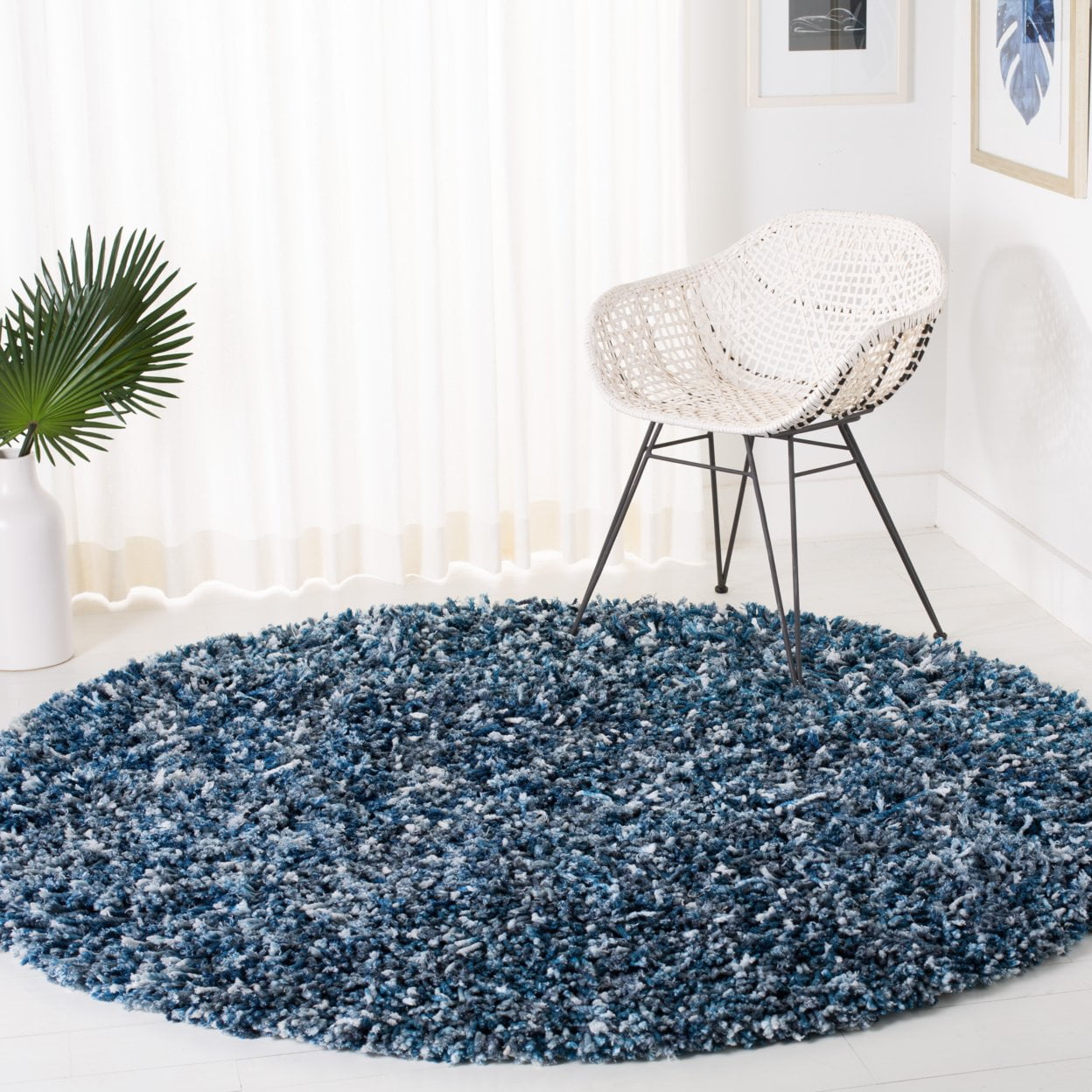 SAFAVIEH Rio Kynaston Solid Polyester Shag Area Rug, Navy/Ivory, 5' x 8'