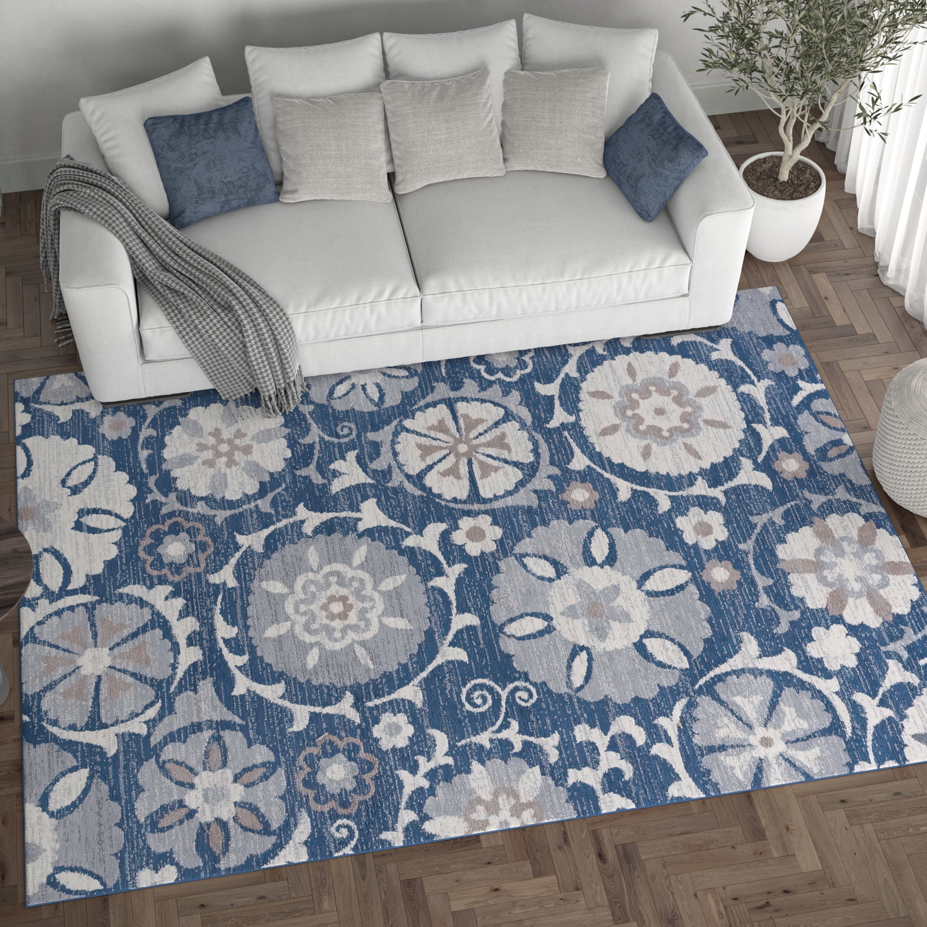 Madison Transitional 5' x 7' Navy and Cream Polypropylene Indoor Area Rug
