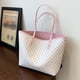 thumbnail image 5 of Sonducket Bolso de mano de PU con asa suave, bolso de hombro con cremallera de gran capacidad para mujer, con monedero, regalo de cumpleaños de vacaciones Bolsas de mensajero y de hombro  Rosa Weiß, 5 of 6