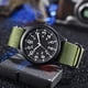 thumbnail image 3 of Reloj de cuarzo para hombre con correa de nailon, movimiento de cuarzo analógico para un estilo casual sencillo. Verde, 3 of 9