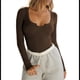 thumbnail image 2 of Blusa Informal Básica de Punto Acanalado, Ajustada, con Cuello Redondo y Larga para Mujer Café S, 2 of 9