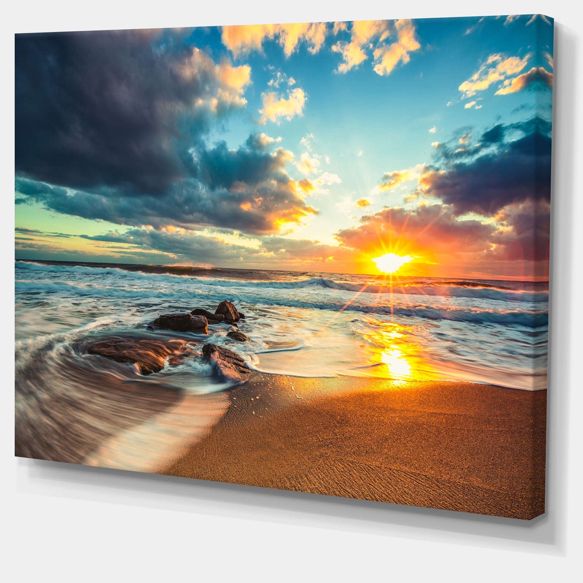 Designart 'Beautiful Cloudscape over the Sea ' Modern Beach Canvas Art Print