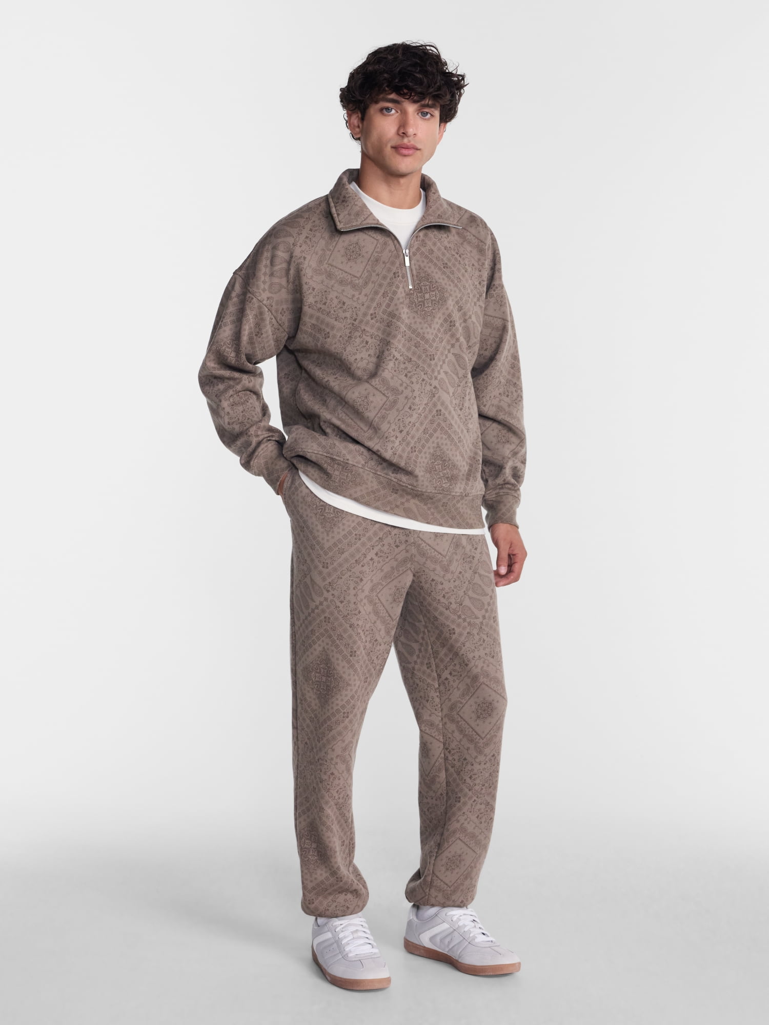 No Boundaries Fleece Jogger Sweatpants, 30'' Inseam Closed Hem, Men's Sizes XS-4XLT