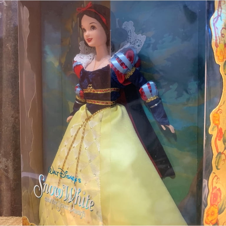 Disney Enchanted Princess Series Snow White Doll 2000 Mattel 27048 Disney Enchanted Princess Series Snow White Doll 2000 Mattel 27048