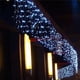 thumbnail image 2 of Cortina de luces LED navideñas de 5 m con forma de carámbano, caída de 0,4 a 0,6 m, luces LED impermeables decorativas para fiestas, jardines, escenarios y exteriores, 2 of 5