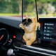 thumbnail image 1 of Accesorios colgantes para espejo de coche de Bulldog Francés, lindos accesorios para espejo retrovisor de perro oscilante para hombres y mujeres (amarillo), 1 of 5