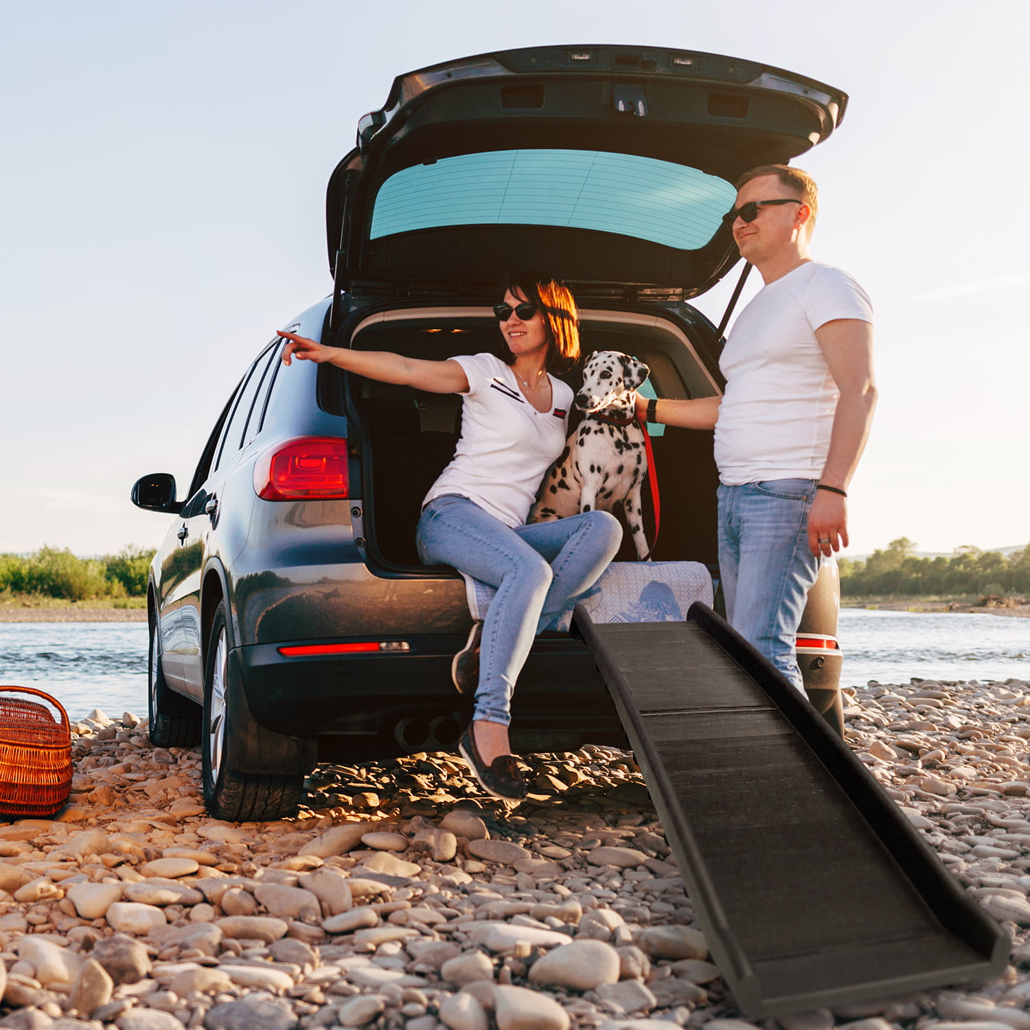 SUVs Perfect for Cars Foldable Lightweight Pet Travel Ramp with Carry Handles for Dogs and Cats Supports Over 150lbs Includes High Traction Non-Slip Incline Grass Turf Trucks Vans Automobiles 