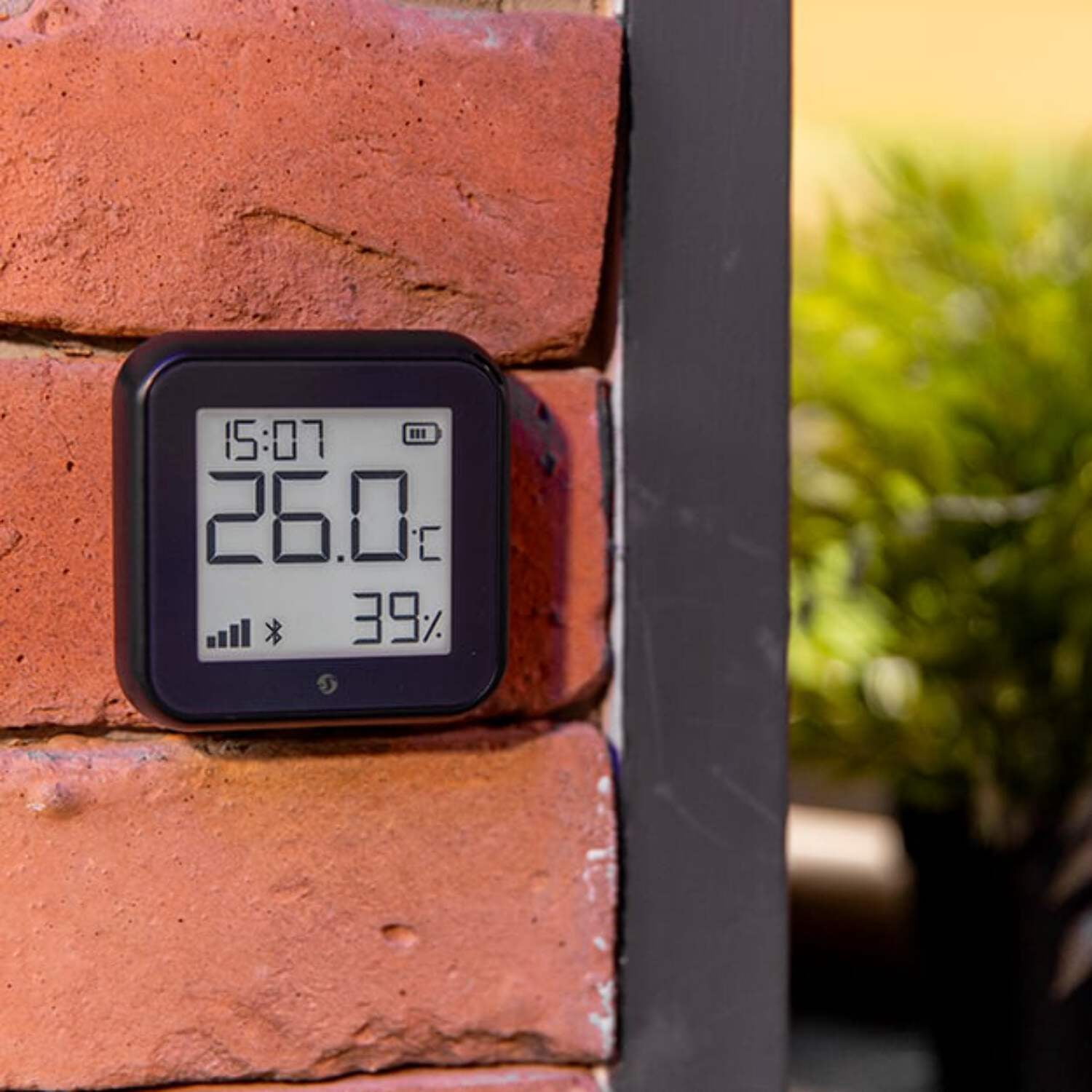 Shelly H&T Gen 3 | Wi-Fi & Bluetooth Temperature | Humidity Sensor & Weather Station (Wall Mountable, No Hub Required) | Black