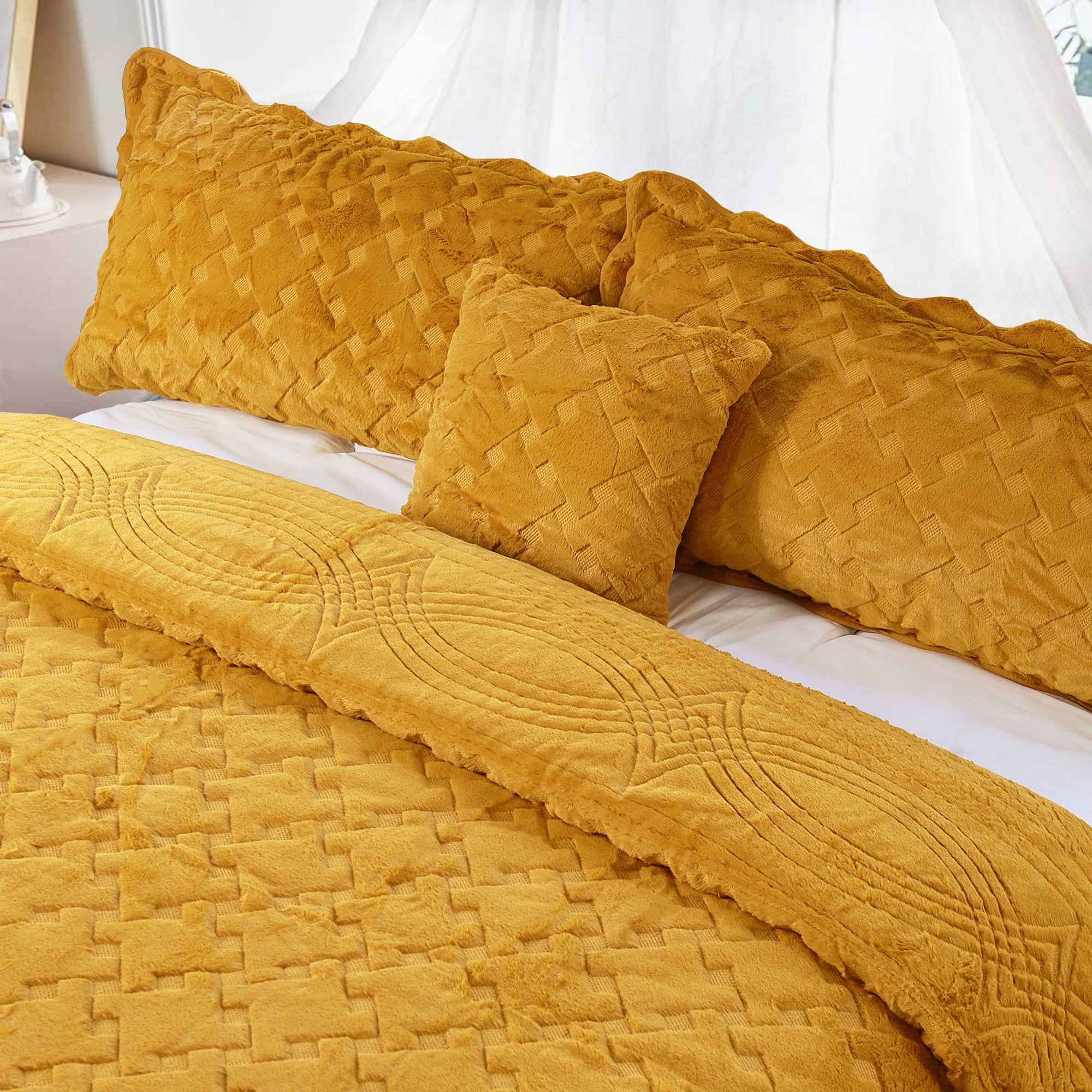 Home Soft Things 4 Piece Tatami Quilted Faux Fur Bedspread - Apricot -  Oversize Queen (110\, image size:2000x2000