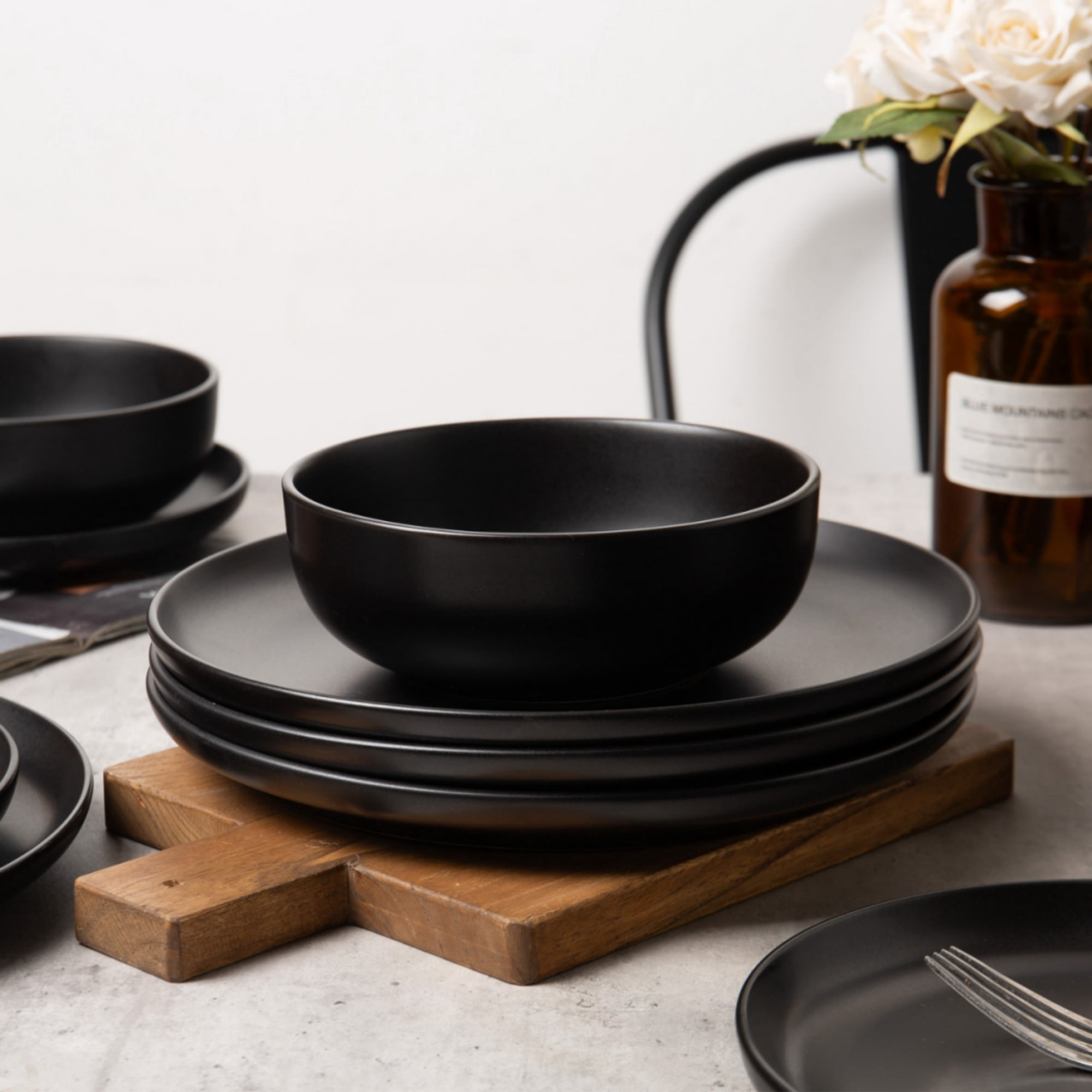 GARITIN 12-Piece Stoneware Dinner Plates Salad Plates Cereal Bowls Set, Microwave Dishwasher Safe Chip Resistant Stackable Matte Glaze Kitchenware Service for 4 Family Dining, Black
