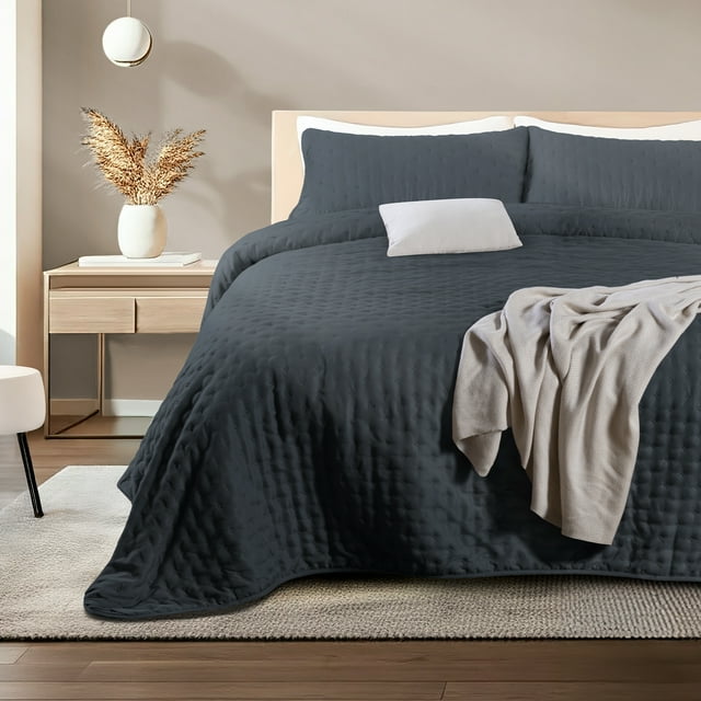 Dreamlab Colcha Ligera con 2 Fundas de Almohada, Capitonado, Ultra Suave. Hipoalergénico. Edrecolcha para Cama. Edredón para Verano y Todas las Estaciones.(Queen Size 225 x 240 cm,Trébol,Azul Calmado)