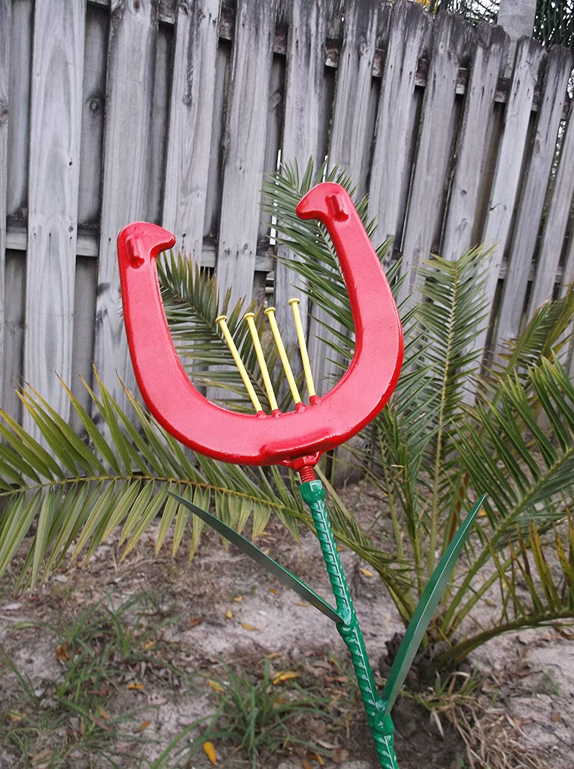 Red Horseshoe Flower, Horseshoe Garden Art, Metal Yard Art