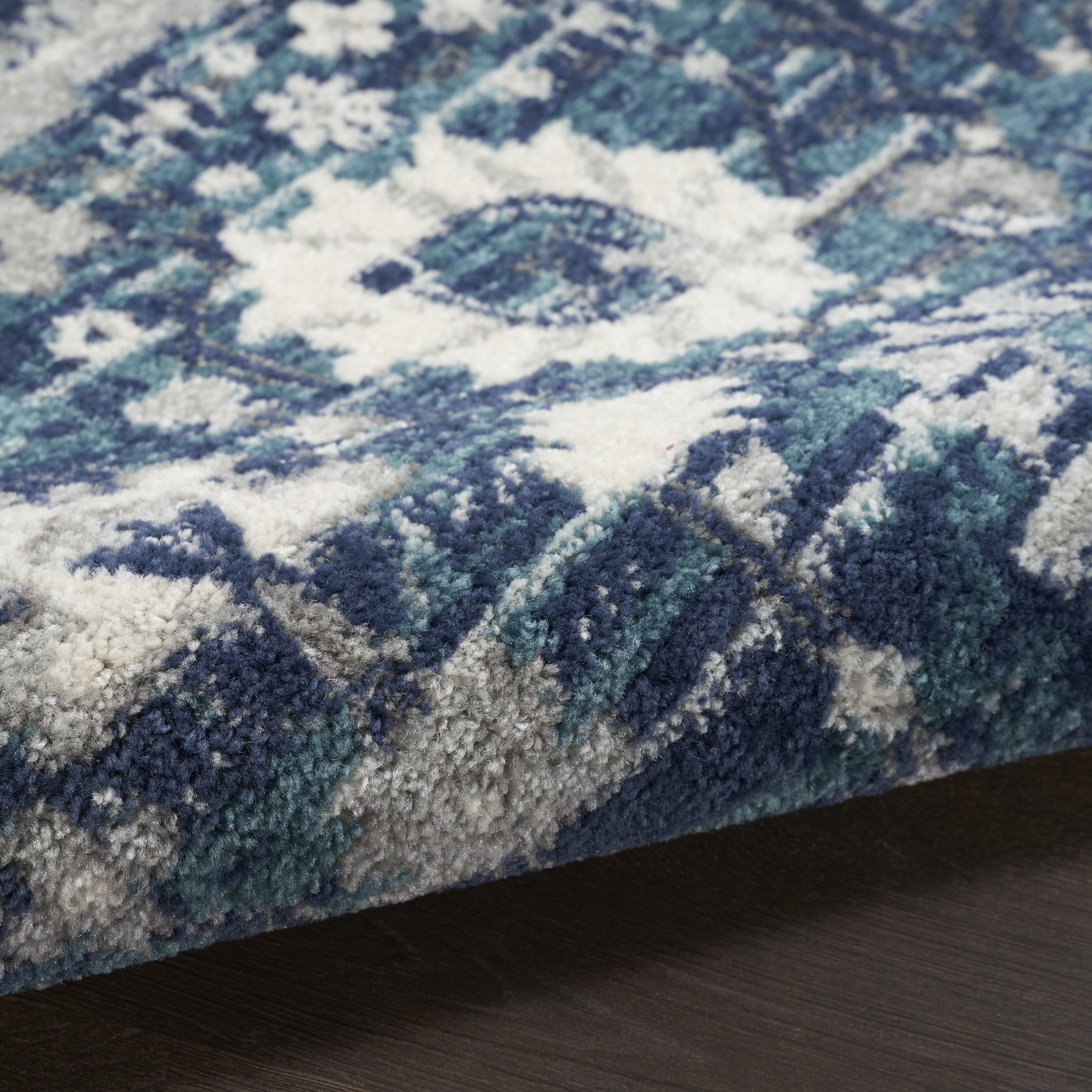 Nourison Passion Floral Surf 5'3" x 7'3" Area Rug, (5x7)