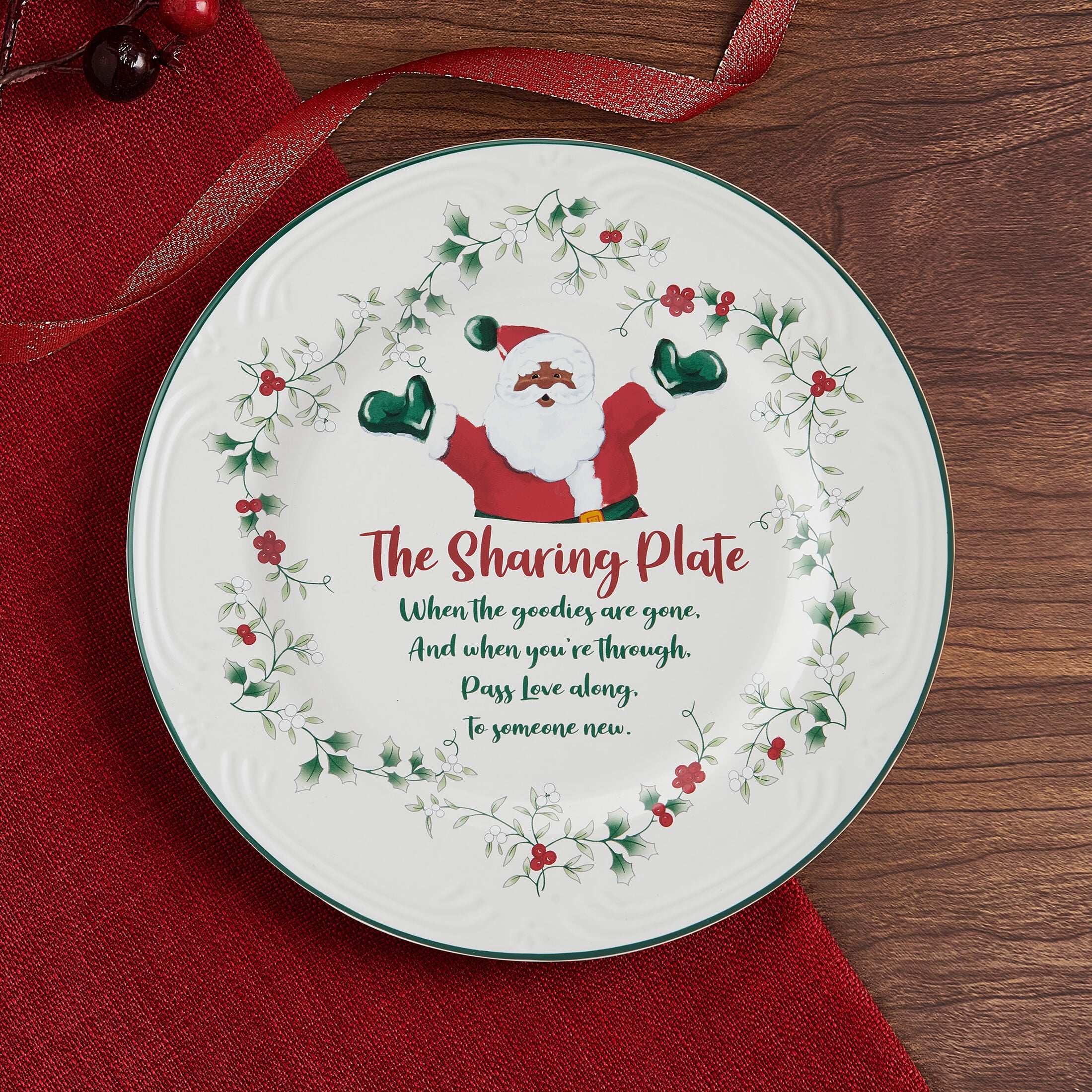 Pfaltzgraff Winterberry African American Santa 12 in Sharing Plate